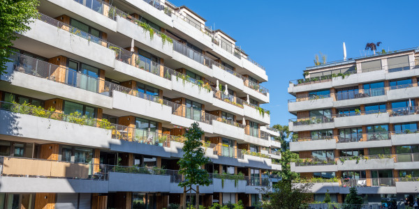Compraventa de Inmuebles en Zaragoza · Pisos con Zona Comunitaria